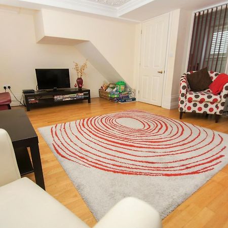 Kemp Town House - Parking - By Brighton Holiday Lets Екстериор снимка