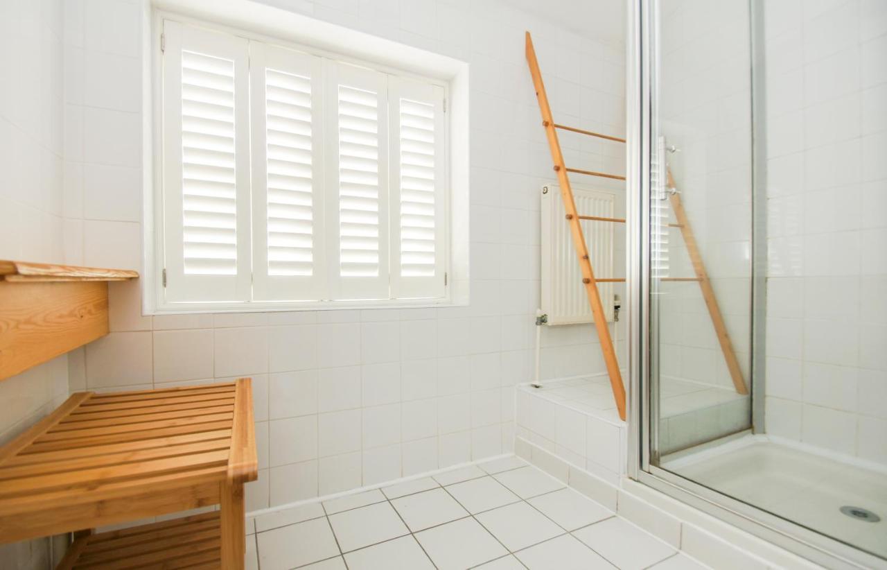 Kemp Town House - Parking - By Brighton Holiday Lets Екстериор снимка