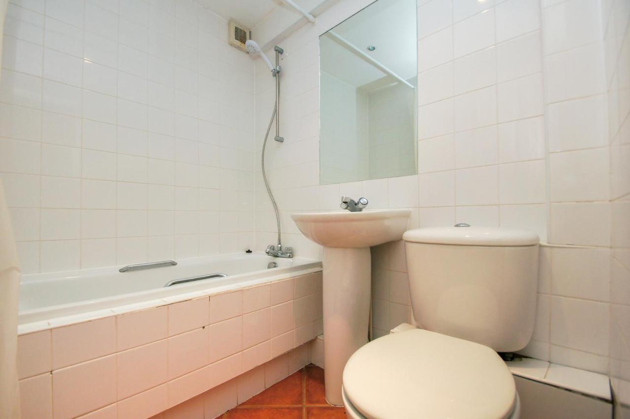 Kemp Town House - Parking - By Brighton Holiday Lets Екстериор снимка